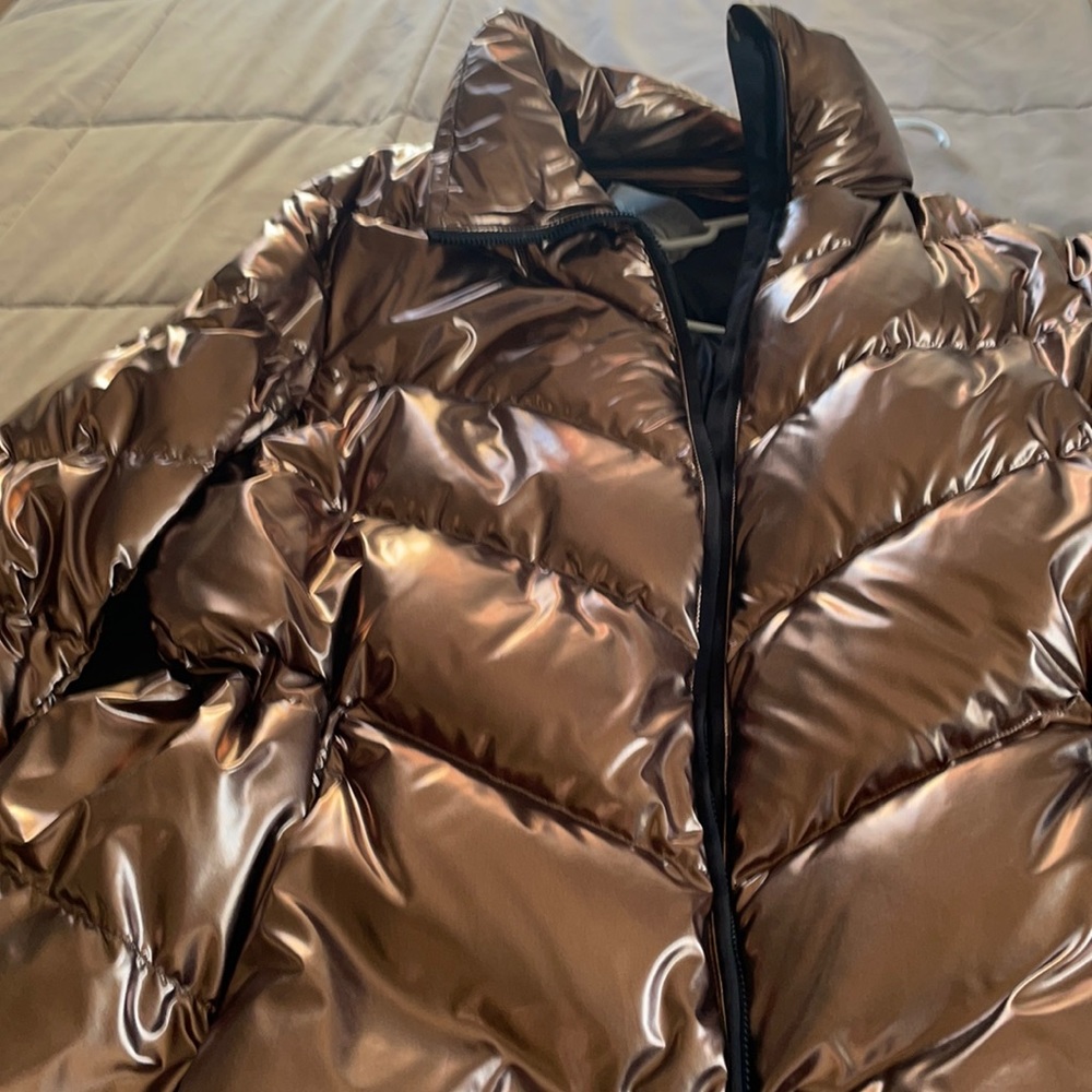 Platinum athlete puffer